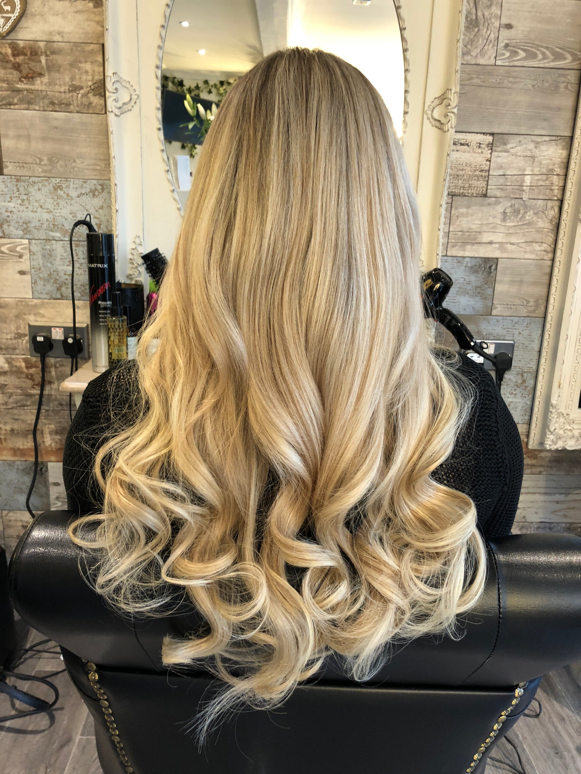 Micro & Nano Ring Hair Extensions Online Course - Advanced Techniques by Che Academy